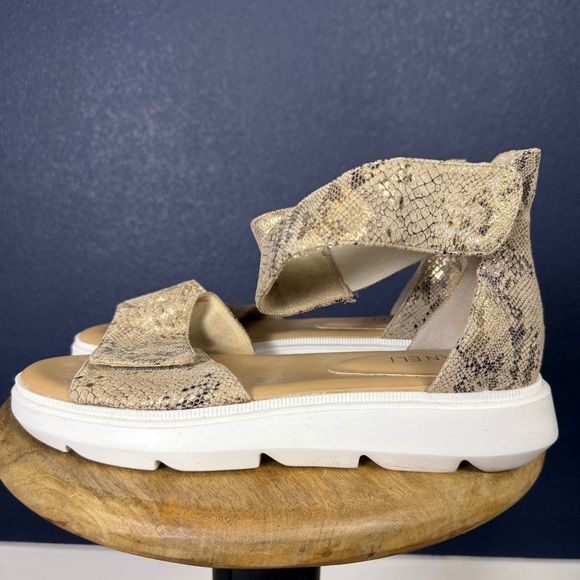 Van Eli "Cloe" Gold & Tan Faux Snakeskin Sandals, Size 10 WIDE - Picture 2 of 10